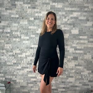 Chic Black Long-Sleeve Dress